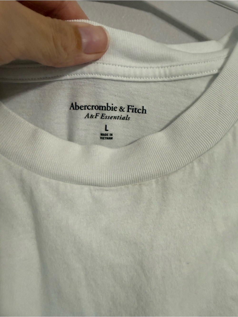 Abercrombie & Fitch White Muscle Tee - Picture 3 of 7